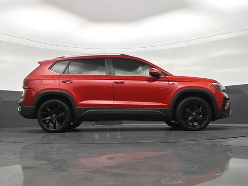 Used 2024 Volkswagen Taos SE w/ Black Wheel Package FWD image 28