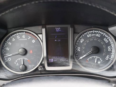 Used 2019 Toyota Tacoma TRD Sport w/ TRD Premium Sport Package AWD/4WD image 13
