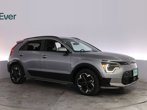 Used 2024 Kia Niro Wind w/ Wind Preserve Package FWD image 14