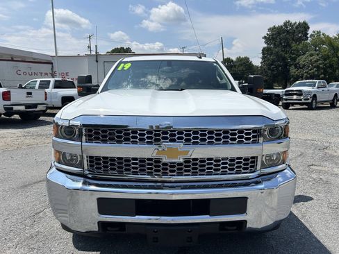 Used 2019 Chevrolet Silverado 2500 W/T w/ WT Convenience Package AWD/4WD image 3