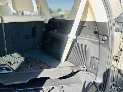 Used 2023 Lexus GX 460 Premium image 23