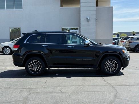 Used 2021 Jeep Grand Cherokee Limited image 2