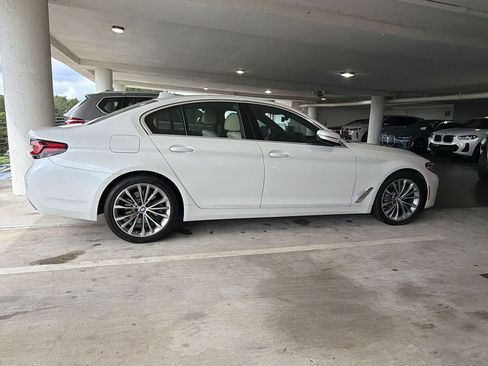 Certified 2023 BMW 530i w/ Premium Package RWD image 5