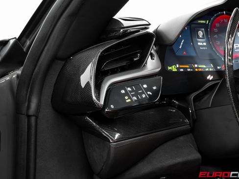 Used 2024 Ferrari SF90 Spider image 36