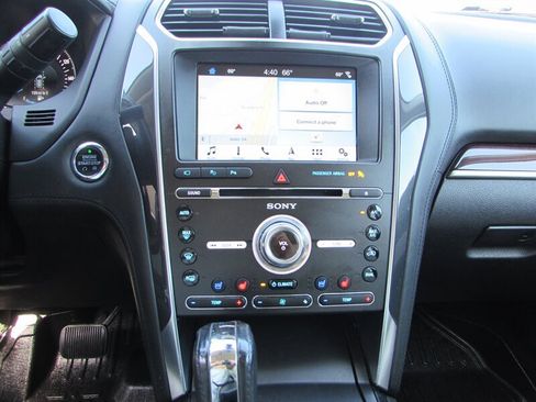 Used 2018 Ford Explorer Platinum AWD/4WD image 23