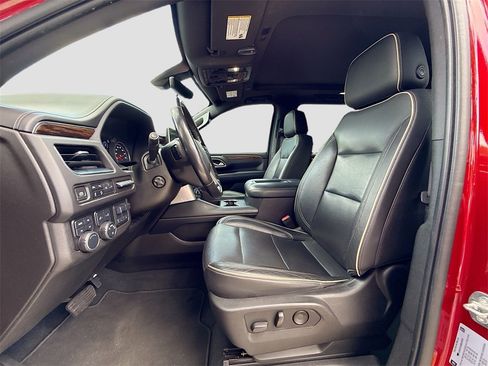 Used 2021 Chevrolet Suburban Premier w/ Premium Package image 23