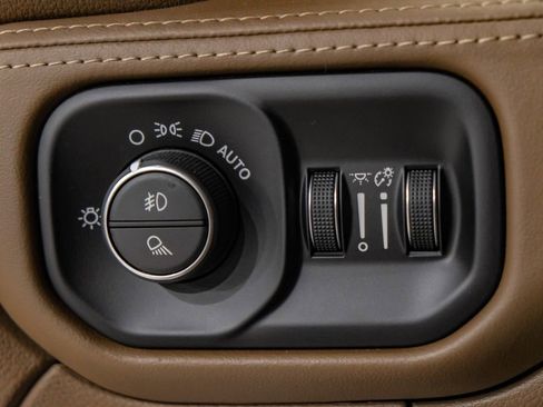 Used 2022 RAM 3500 Limited image 28