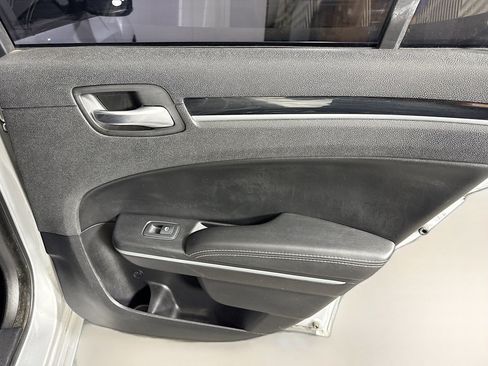 Used 2021 Chrysler 300 S image 28