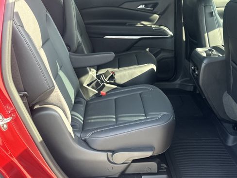 Used 2026 Chevrolet Traverse LT w/ Driver Confidence Package FWD image 15