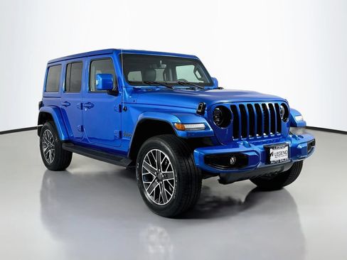 Used 2023 Jeep Wrangler Unlimited Sahara AWD/4WD image 4