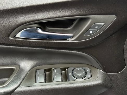 Used 2024 Chevrolet Equinox LT FWD image 26
