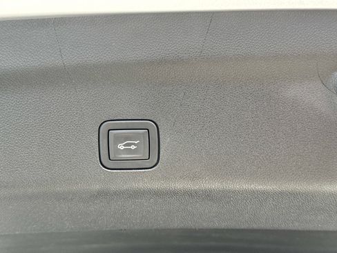 Used 2024 Cadillac Escalade V image 12