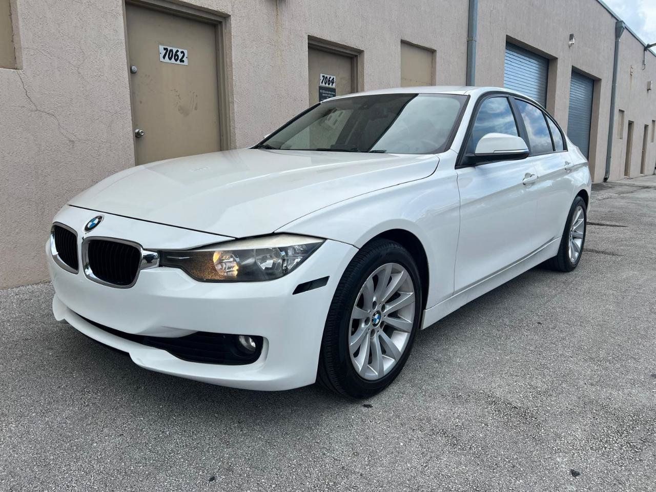 Used 2014 BMW 320i Sedan RWD image 8