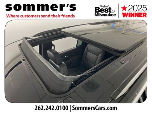 Used 2023 Chevrolet Suburban Z71 w/ Luxury Package AWD/4WD image 19