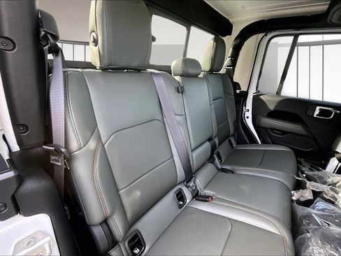 New 2025 Jeep Gladiator Mojave w/ Safety Group AWD/4WD image 11