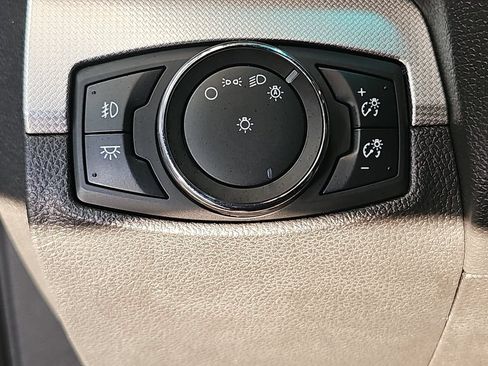 Used 2014 Ford Explorer XLT AWD/4WD image 22