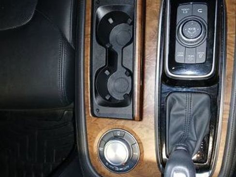 Used 2024 Nissan Armada SL w/ Captain's Chairs Package AWD/4WD image 29