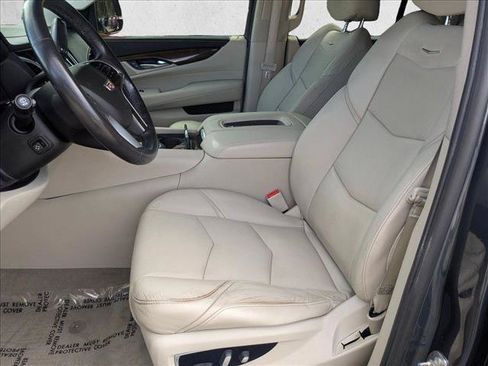 Used 2020 Cadillac Escalade ESV Luxury RWD image 15