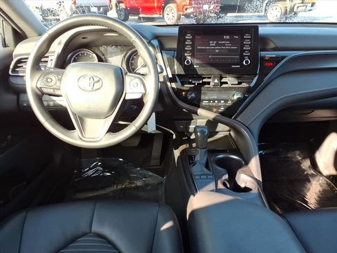 Used 2024 Toyota Camry SE image 13