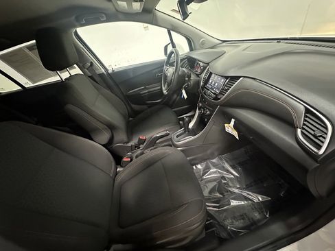 Certified 2022 Chevrolet Trax LS w/ Tint and Cruise Package image 22