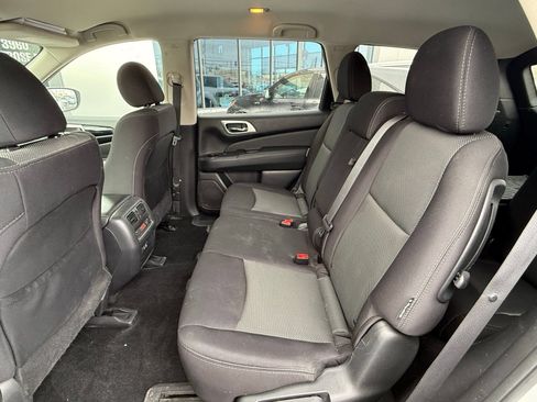 Used 2019 Nissan Pathfinder S AWD/4WD image 13