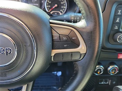 Used 2017 Jeep Renegade Latitude image 15