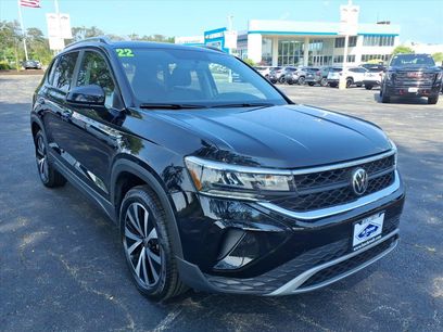 Used 2022 Volkswagen Taos SE w/ Panoramic Sunroof Package