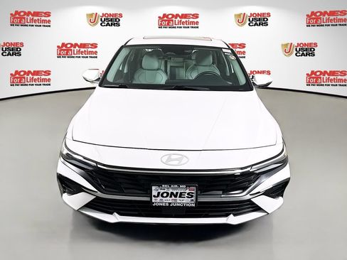 Certified 2025 Hyundai Elantra Limited FWD image 14