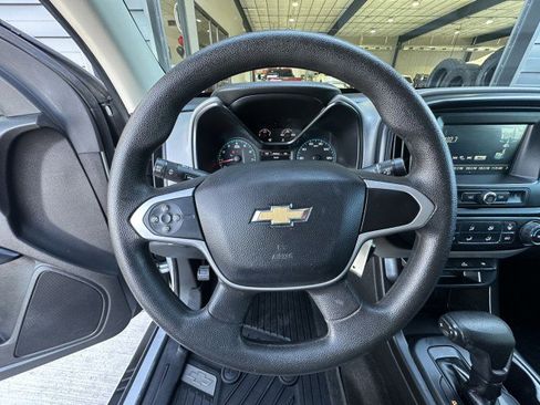 Used 2018 Chevrolet Colorado W/T w/ WT Convenience Package image 16