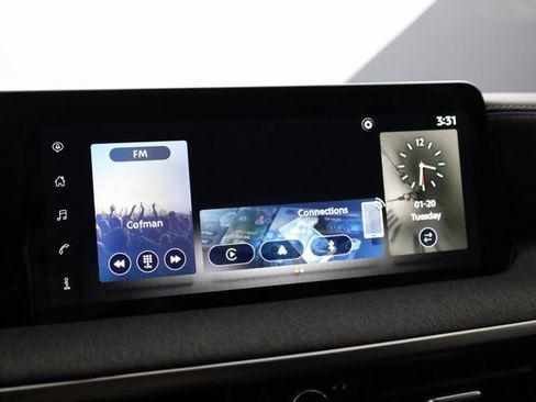 Used 2025 Nissan Kicks SV image 17