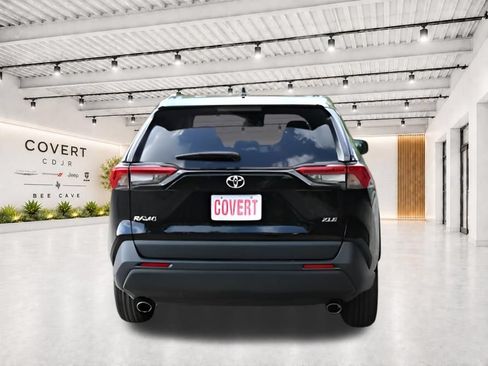 Used 2025 Toyota RAV4 XLE FWD image 7