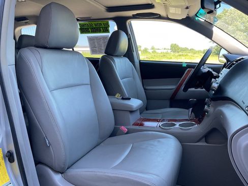 Used 2008 Toyota Highlander Limited AWD/4WD image 49
