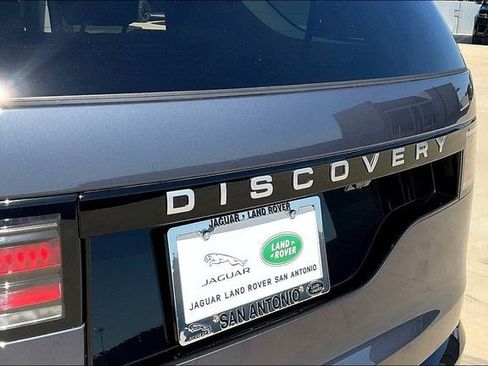 New 2025 Land Rover Discovery Metropolitan Edition image 9