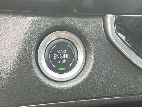 Used 2024 Chevrolet Colorado W/T image 16