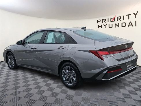 Used 2024 Hyundai Elantra SEL image 6