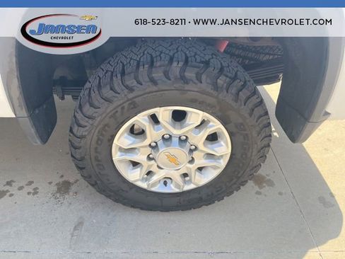Used 2025 Chevrolet Silverado 2500 LT AWD/4WD image 8