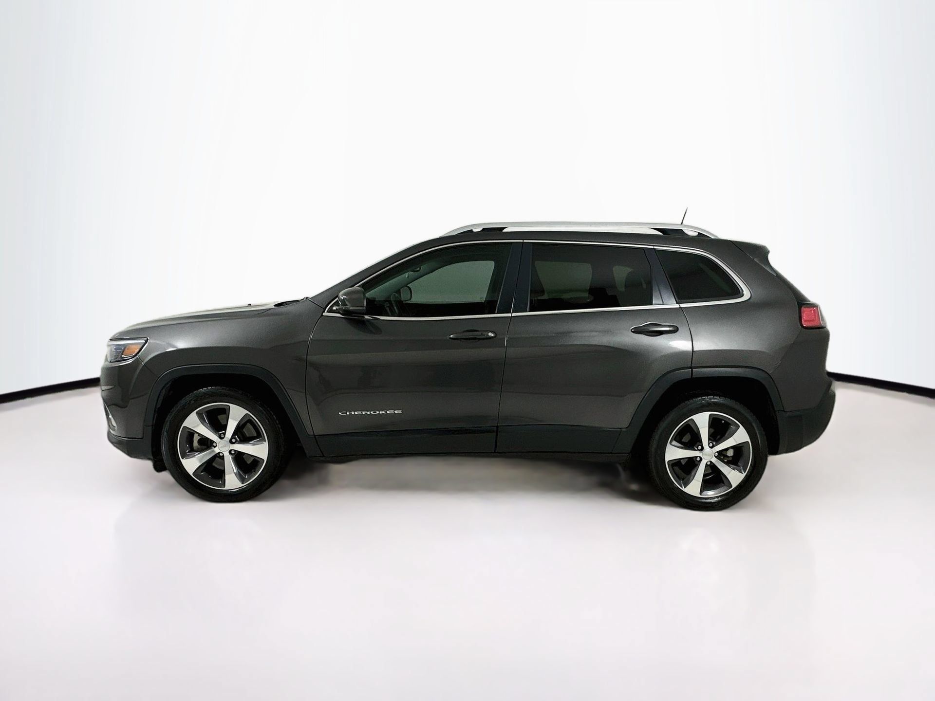 Used 2019 Jeep Cherokee Limited FWD image 5