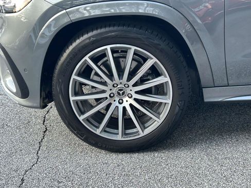 Certified 2025 Mercedes-Benz GLS 450 4MATIC image 17