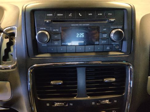 Used 2015 Dodge Grand Caravan SE w/ Quick Order Package 29E SE image 25