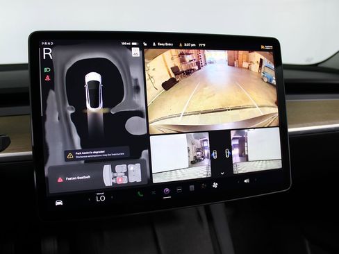 Used 2023 Tesla Model 3 Standard Range image 12