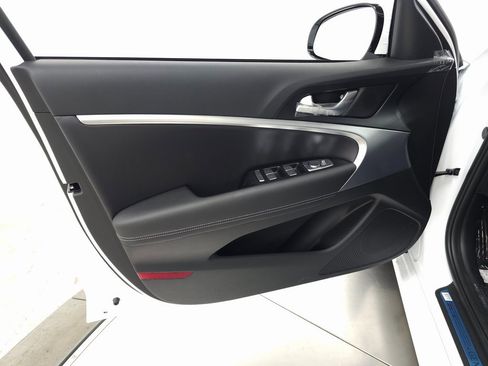 New 2025 Genesis G70 2.5T image 9