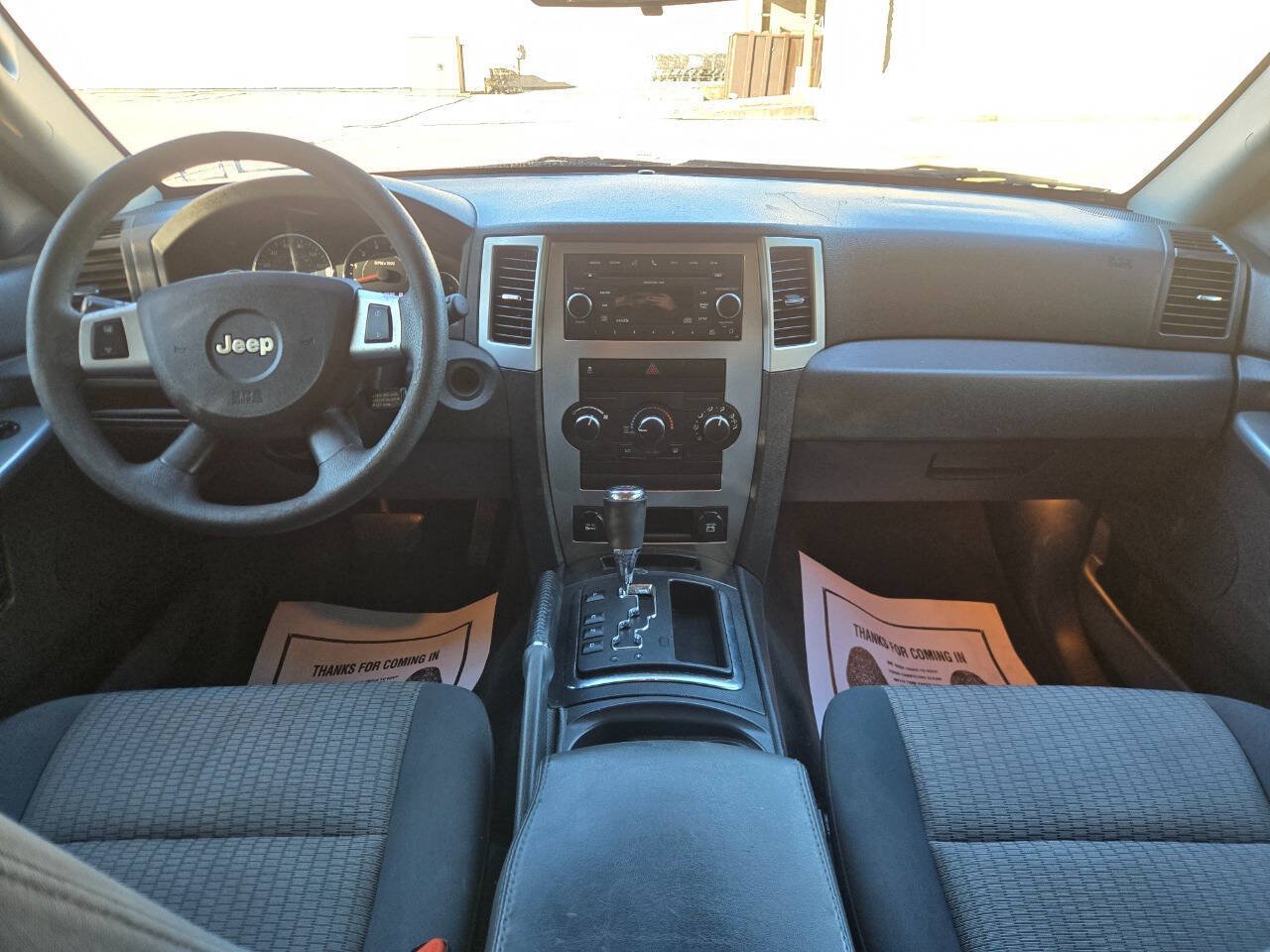 Used 2010 Jeep Grand Cherokee Laredo AWD/4WD image 34