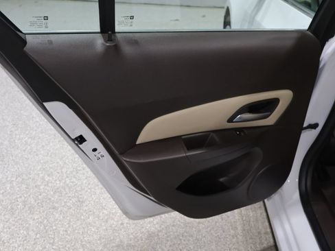 Used 2015 Chevrolet Cruze LT FWD image 18