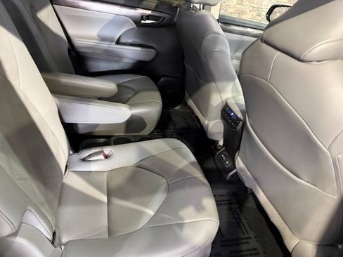 Used 2021 Toyota Highlander Platinum AWD/4WD image 33