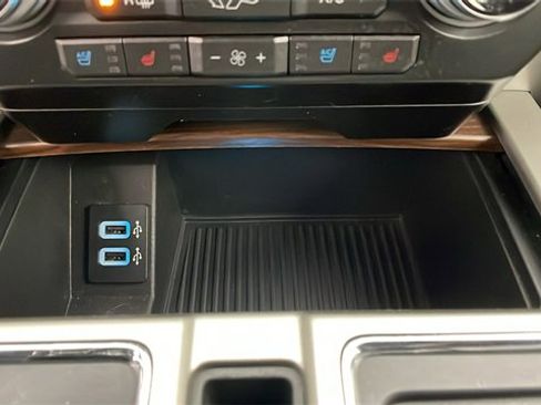 Used 2017 Ford F150 Lariat w/ Equipment Group 502A Luxury image 24