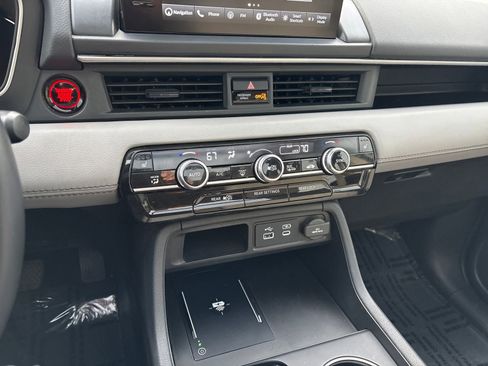 Used 2023 Honda Pilot Touring image 17