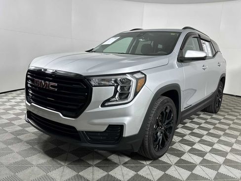 Used 2022 GMC Terrain SLE w/ Driver Convenience Package image 4