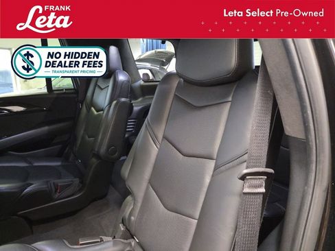 Used 2018 Cadillac Escalade Platinum RWD image 22