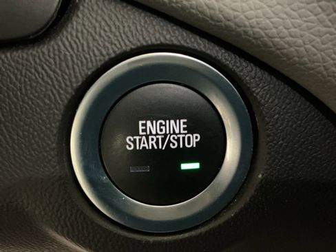 Used 2020 Chevrolet Equinox LS image 37