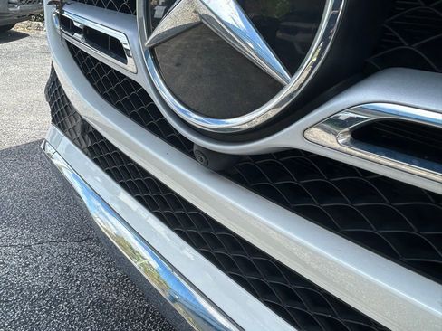 Used 2022 Mercedes-Benz GLE 350 4MATIC w/ Premium Package image 36